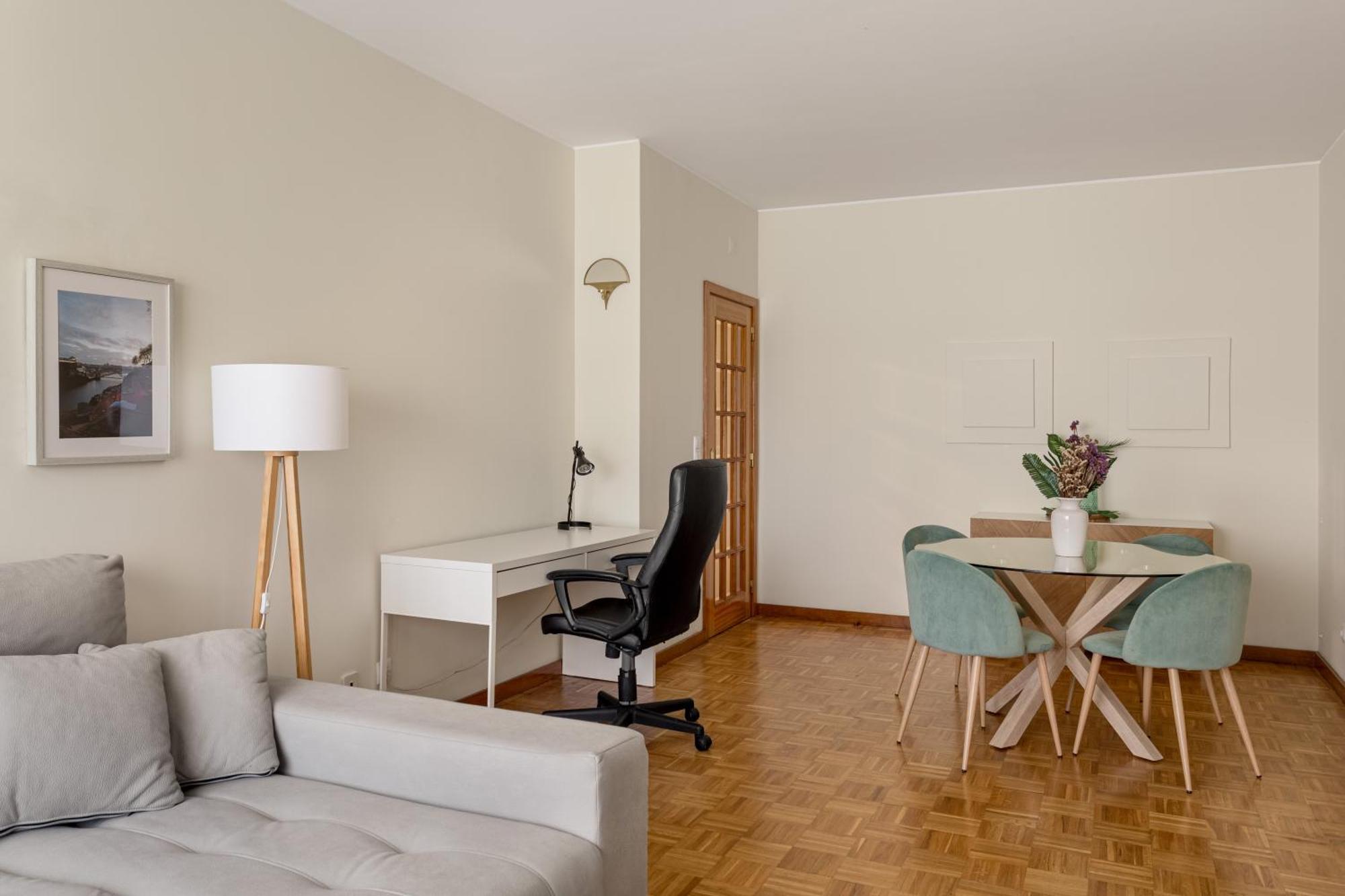 Joivy Stylish City Centre Flat With Parking Maía Esterno foto