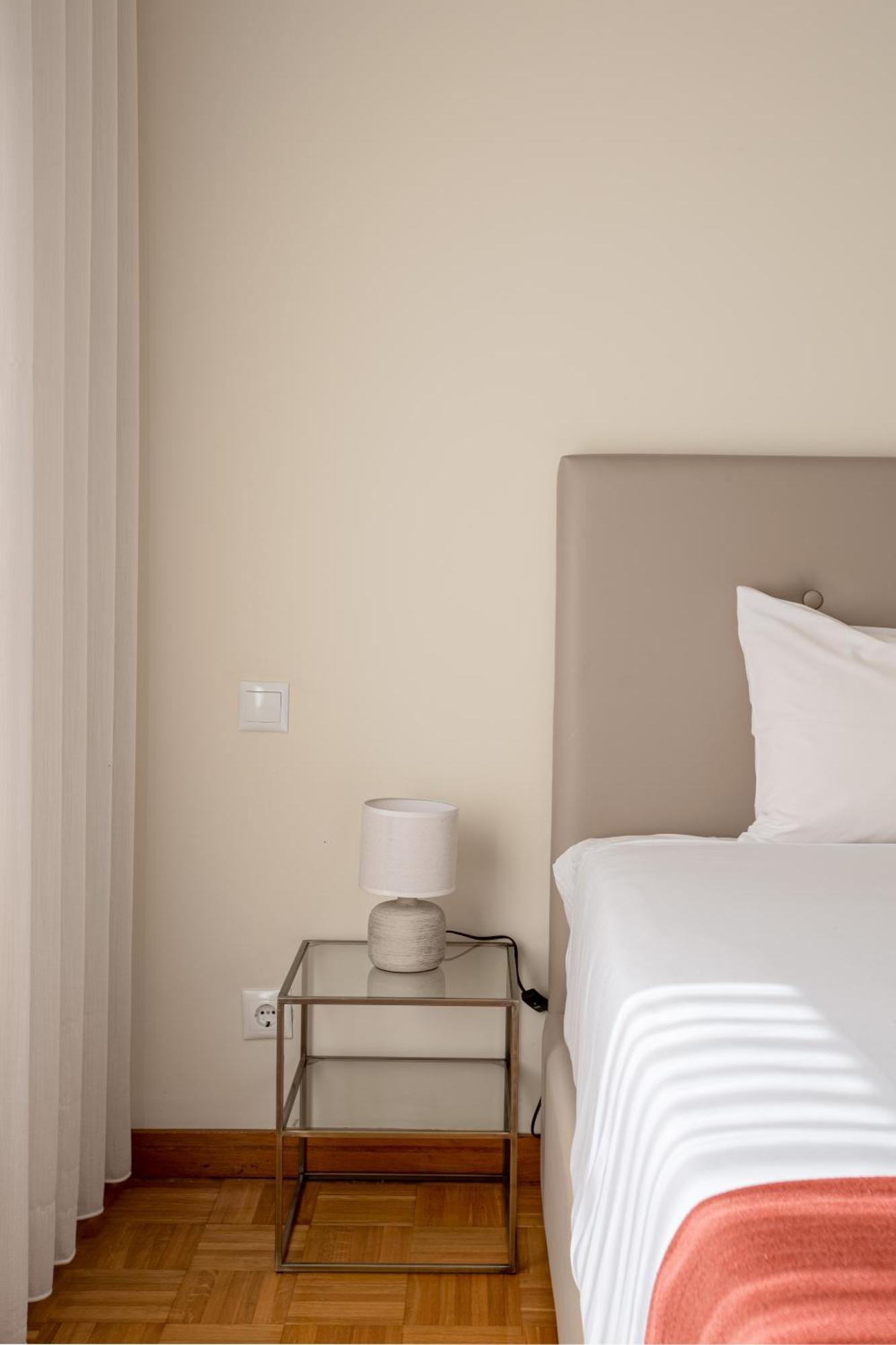 Joivy Stylish City Centre Flat With Parking Maía Esterno foto