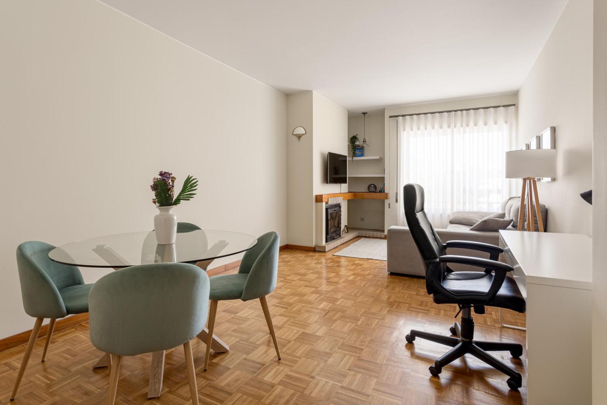 Joivy Stylish City Centre Flat With Parking Maía Esterno foto