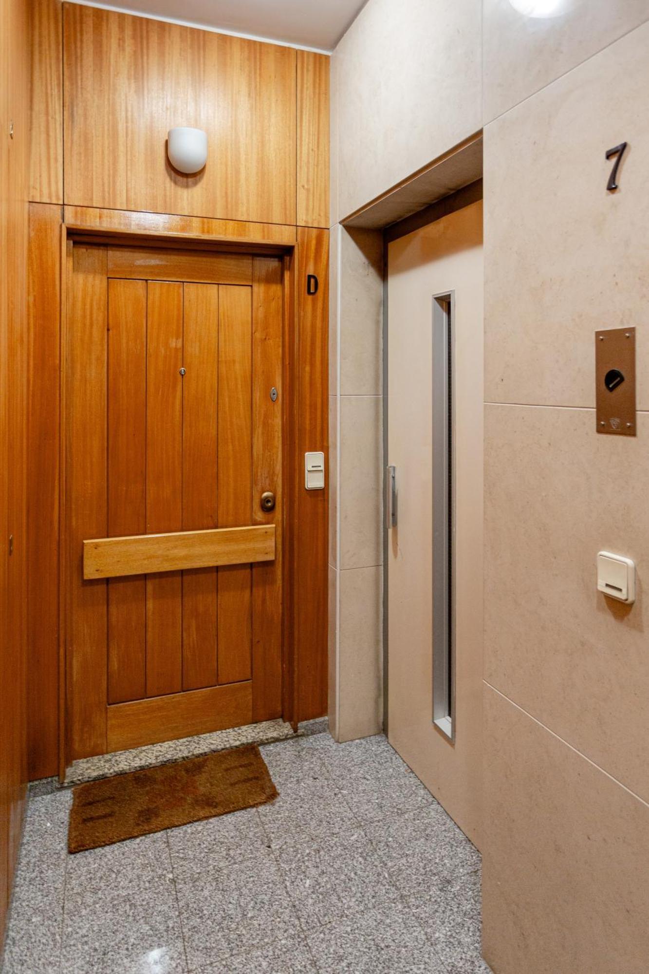 Joivy Stylish City Centre Flat With Parking Maía Esterno foto